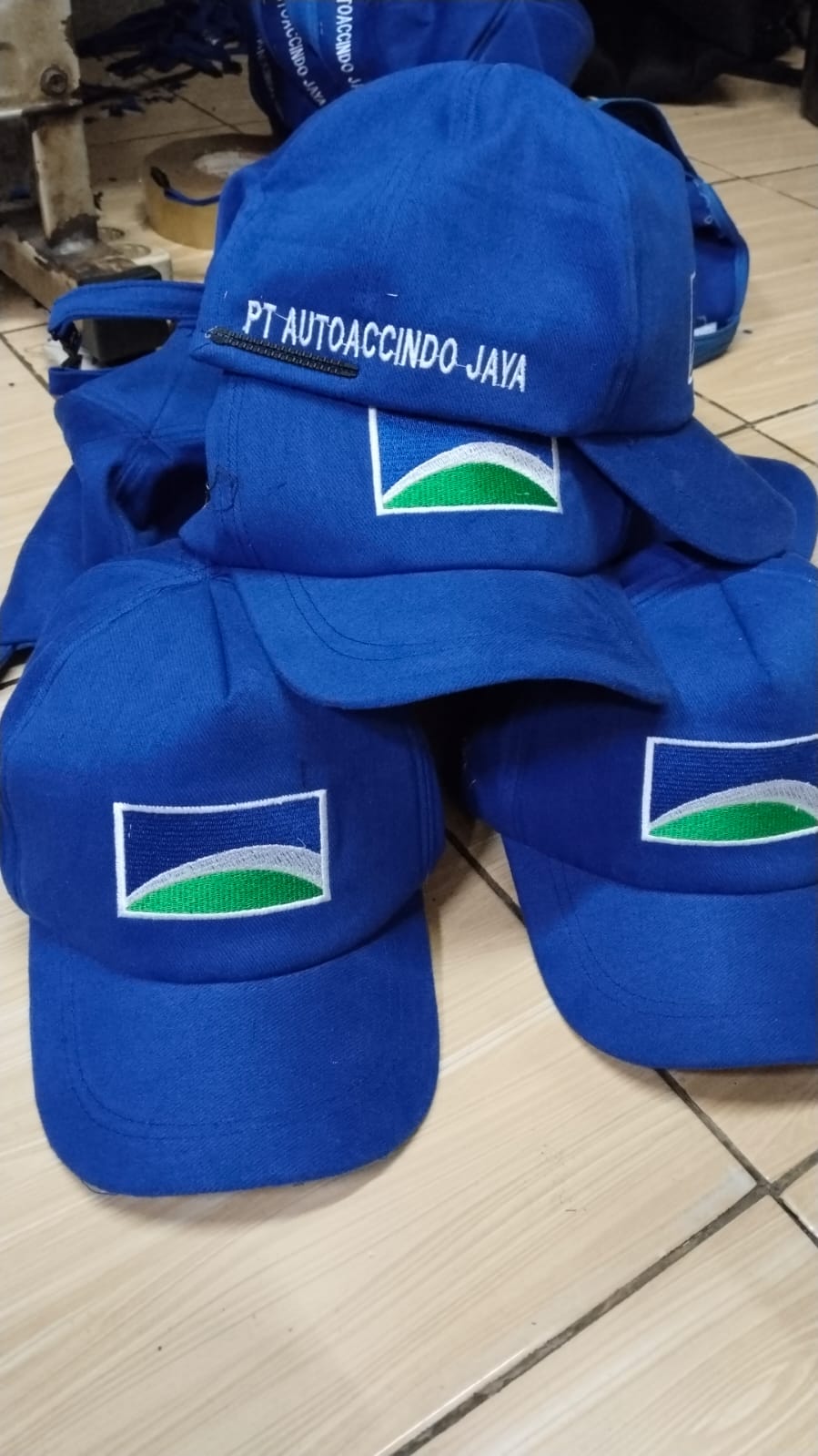 Topi Custom